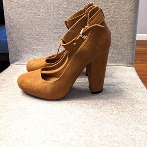Tan suede heels 7.5